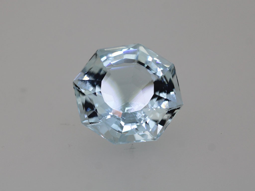 Aigue Marine Fine Hexagone 16x16mm 13.95cts