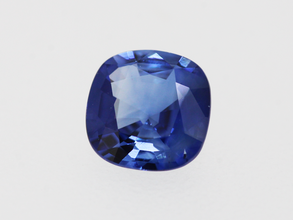 Saphir Coussin 5x5mm 0.59ct