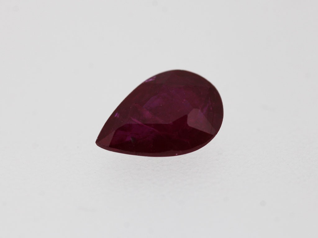 Rubis poire 7x5mm 0.68ct