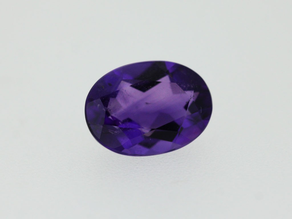 Améthyste fine ovale 11x8mm 2.55cts