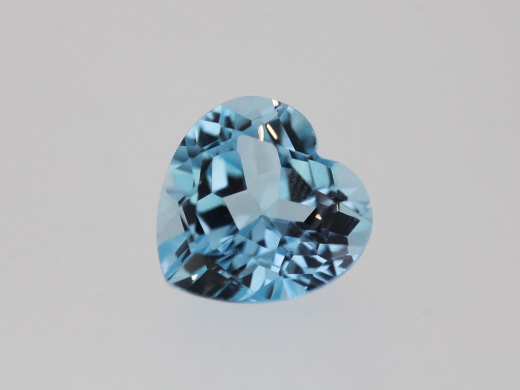 Topaze bleue coeur 12x12mm