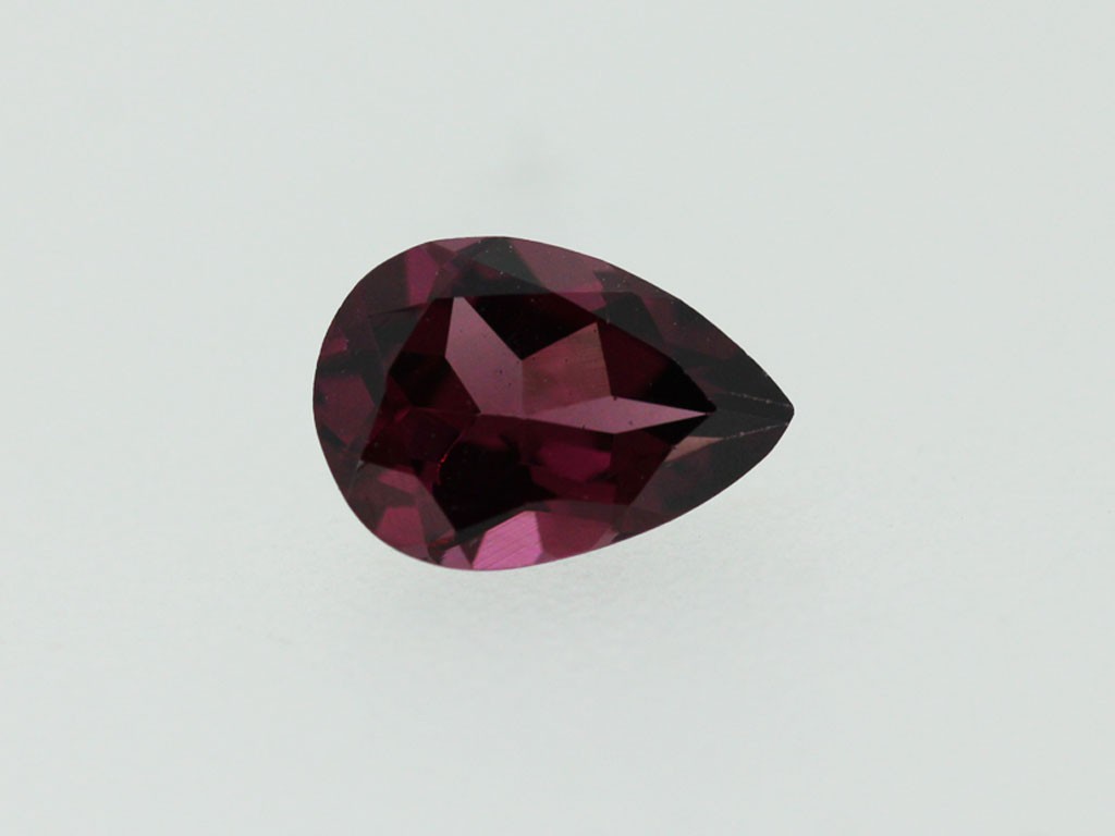 Grenat fin rhodolite poire 7x5mm 0.81ct