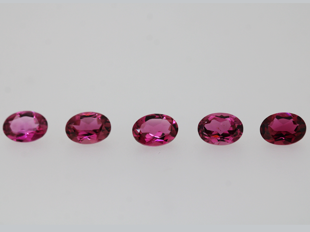 Tourmaline rose ovale 7x5mm