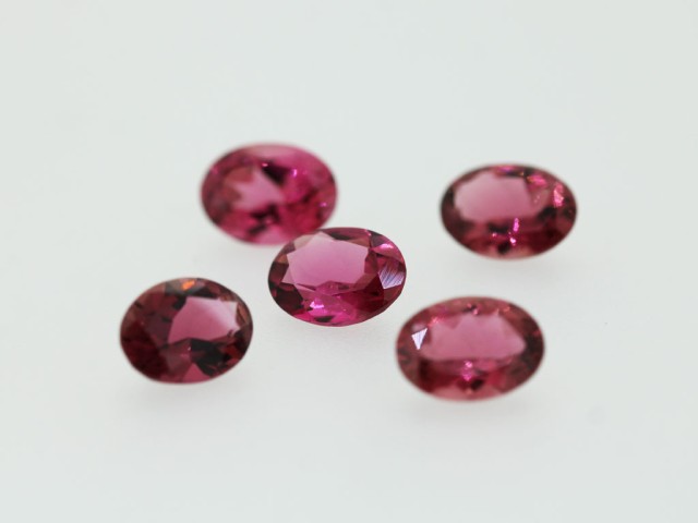 Tourmaline rose ovale 8x6mm