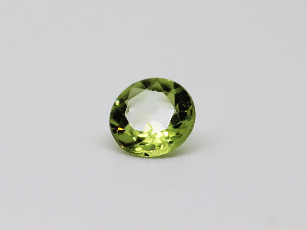 Péridot rond 5.5mm 0.64ct