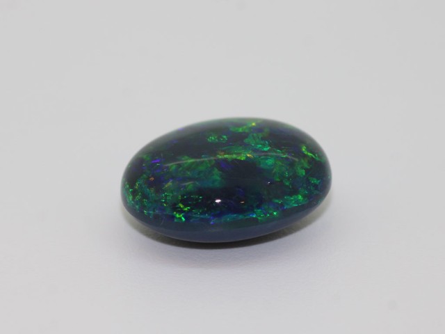 Opale cabochon ovale...