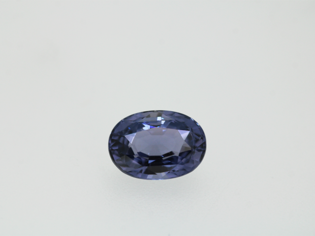 Spinelle bleue ovale...