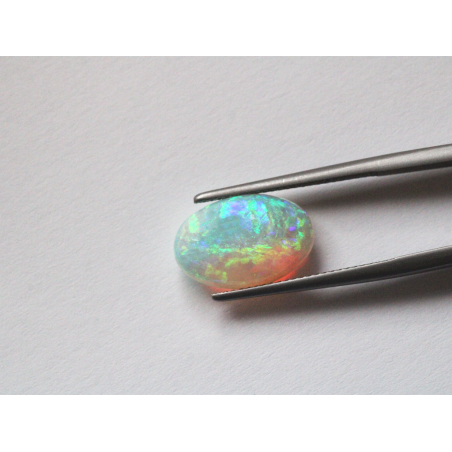 Opale cabochon ovale 15.5x10.3mm 3.75cts
