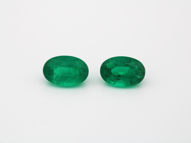 Emeraude fine Ovale 6x4mm...