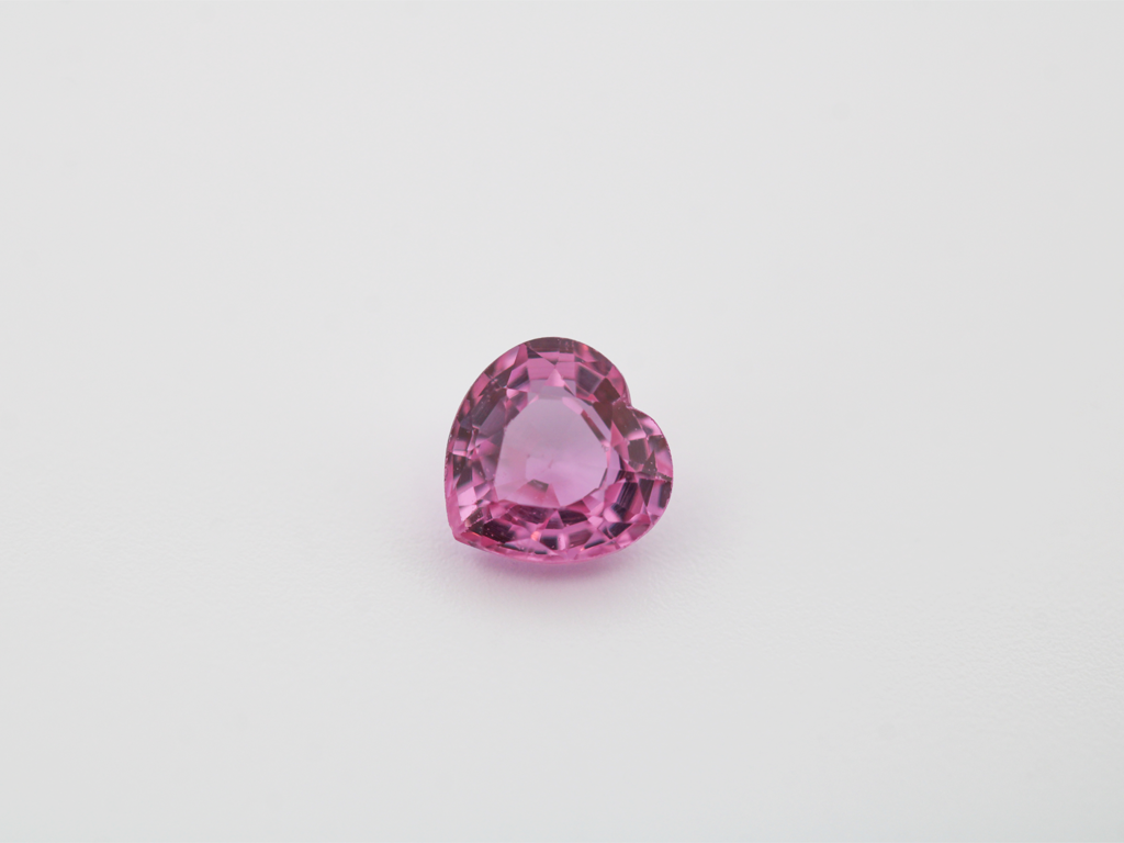 Saphir rose coeur 5x5mm 0.60ct