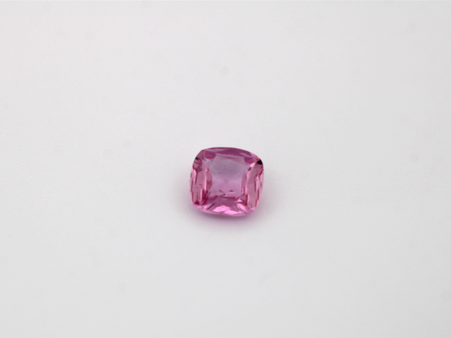 Saphir rose C.A 4x4mm 0.30ct