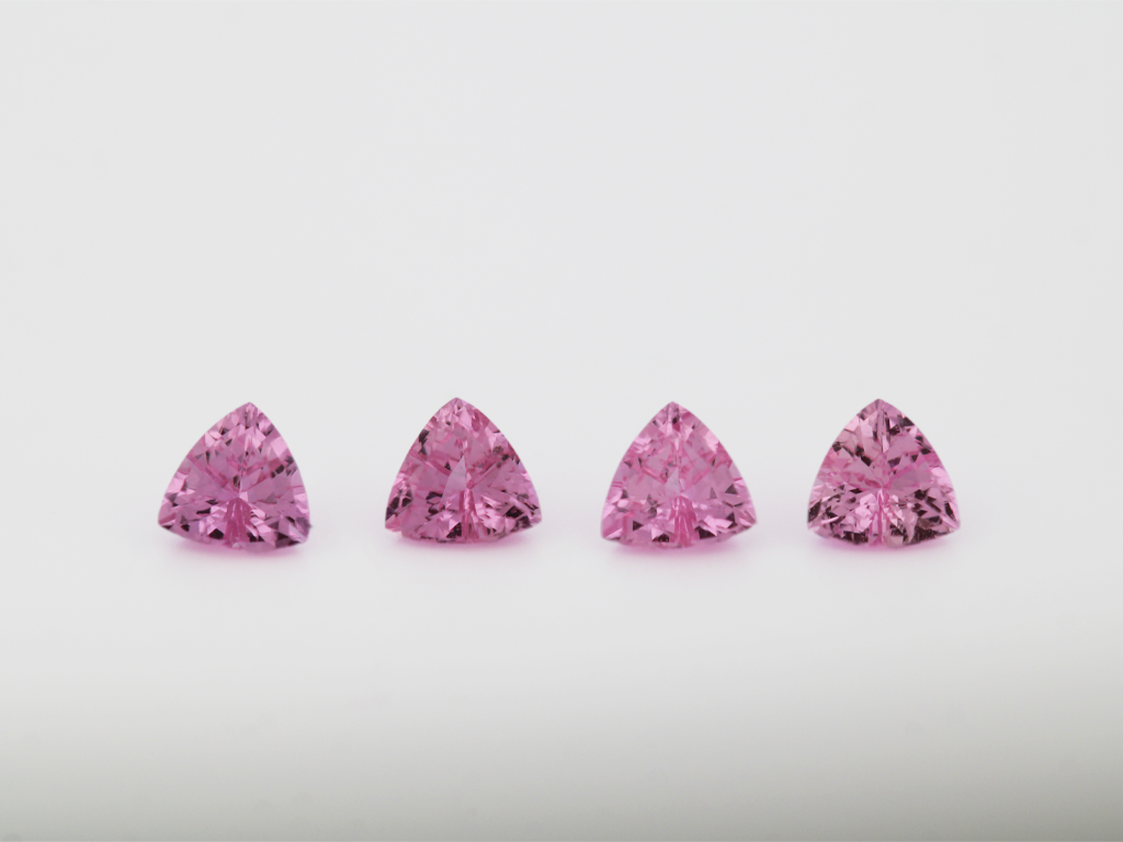 Saphir rose troïdia 4x4x4mm 0.30ct