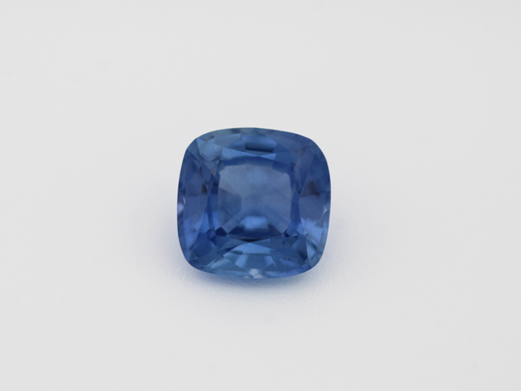 Saphir fin Coussin 4.6x4.6mm 0.56ct