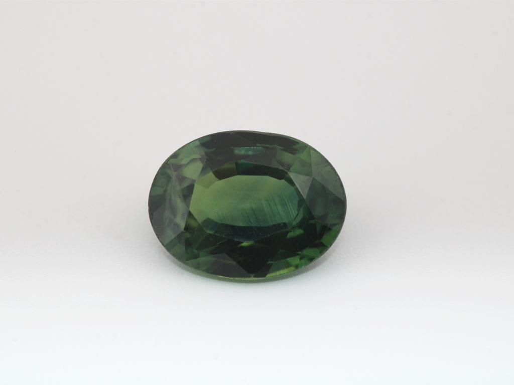 Saphir fin vert ovale 8x6mm 1.45cts