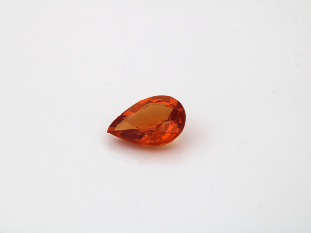 Saphir poire orange 7x5mm...
