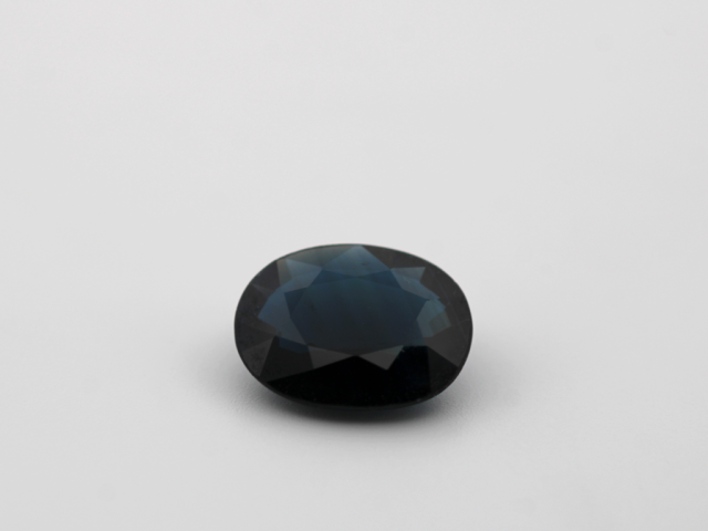 Saphir fin ovale 10x8mm...