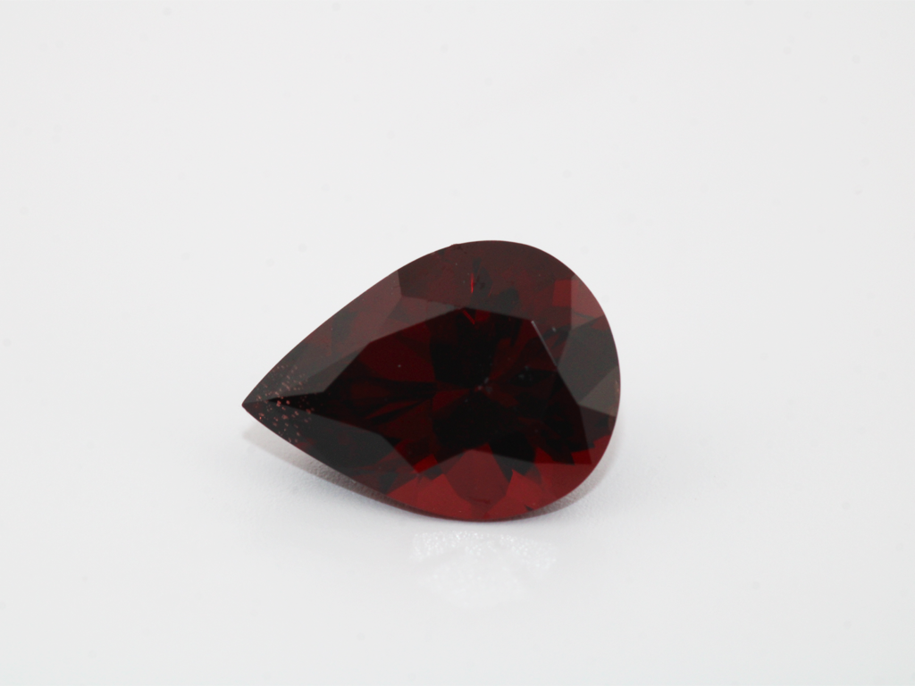 Grenat fin poire 9x6.7mm 1.86cts