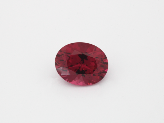 Rhodolite ovale 7x5.8mm...