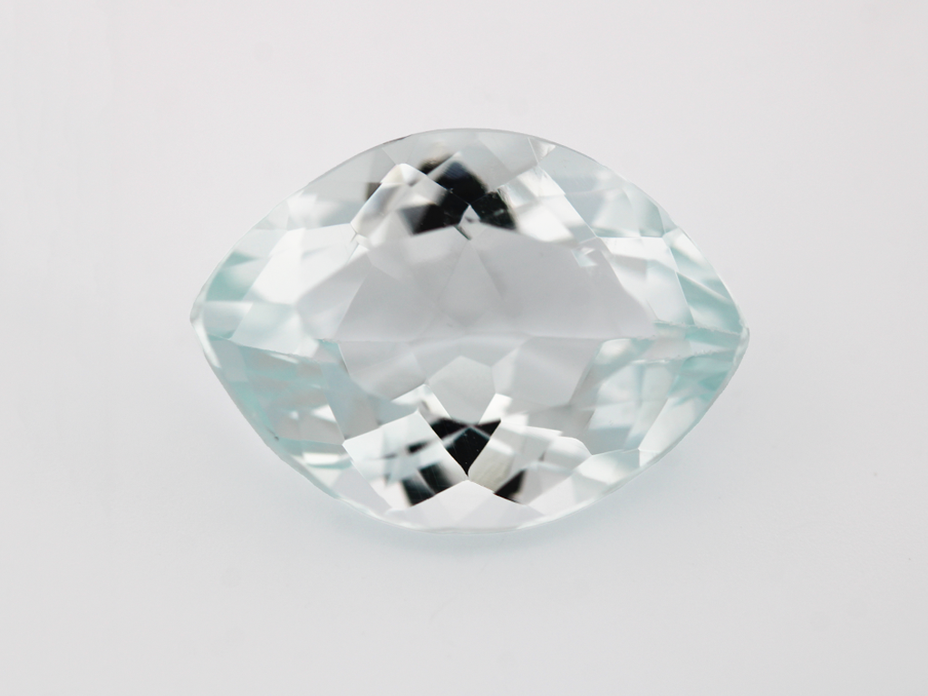 Aigue Marine navette 20x14.5mm 13.14cts