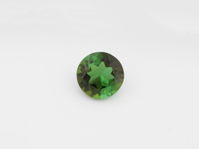 Tourmaline verte ronde...