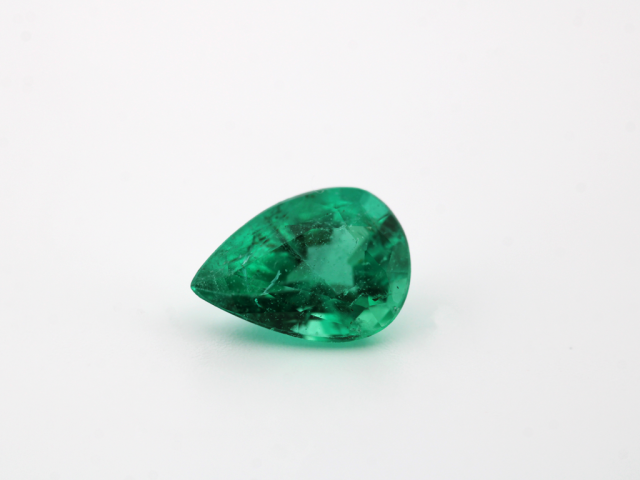 Emeraude fine Poire 7x5mm...
