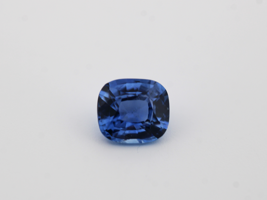 Saphir fin R.A 6.2x5.6mm 1.09cts