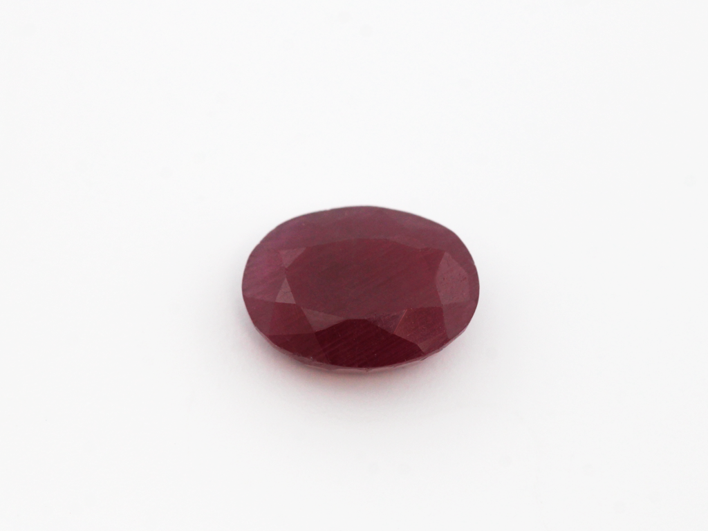 Rubis fin qualité réparation ovale 8x6mm 1.80cts