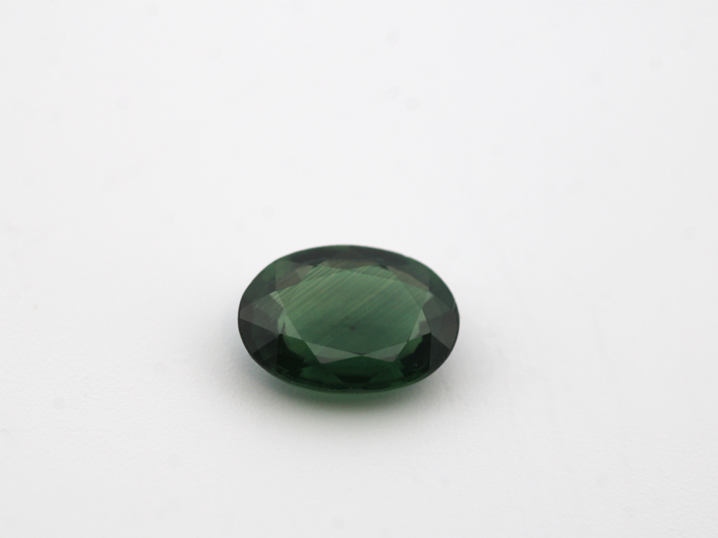 Saphir fin vert ovale 7x5mm 0.93ct