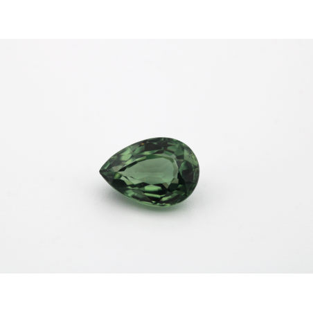 Saphir fin vert poire 7x5mm 0.84cts