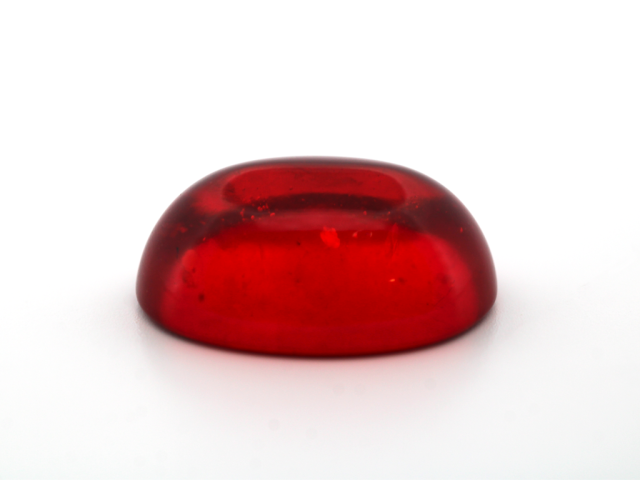 Ambre teintée rouge ovale...