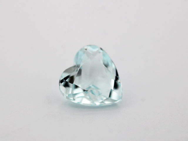 Aigue-Marine coeur 7x7mm...