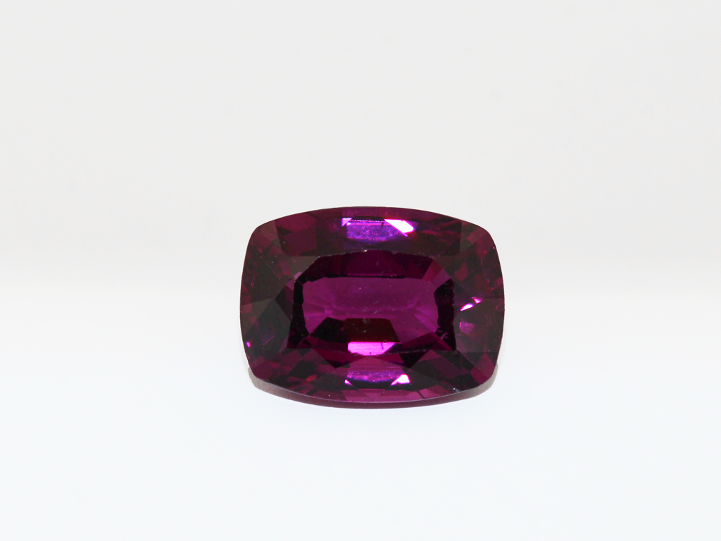 Grenat "purple" R.A 9.2x6.8mm 2.92cts