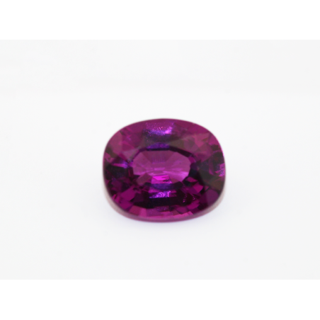 Grenat "purple" R.A 7.6x6.2mm 1.66cts