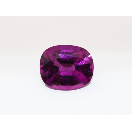 Grenat "purple" R.A 7.6x6.3mm 1.57cts