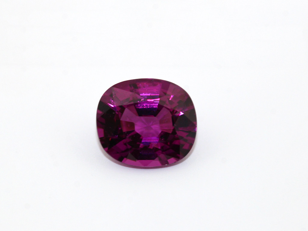 Grenat "purple" R.A 7.4x6.5mm 1.56cts