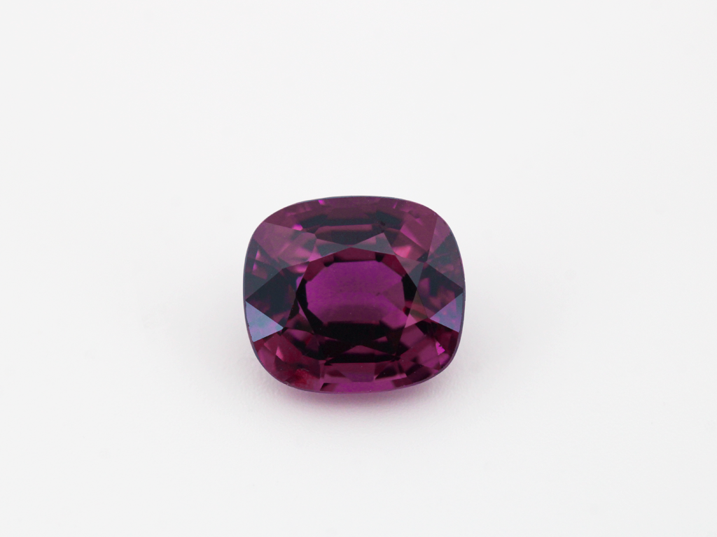 Grenat "purple" R.A 7.7x7mm 2.20cts