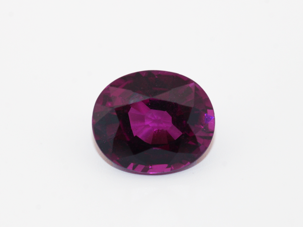 Grenat "purple" ovale 9x7.5mm 2.45cts