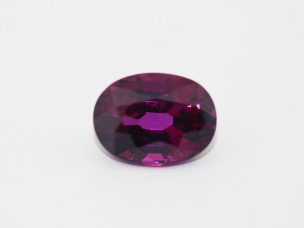 Grenat "purple" ovale 8.8x6.6mm 2.30cts