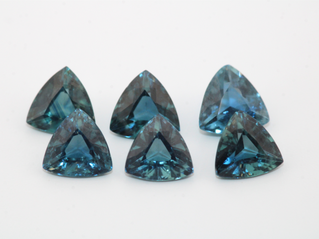 Saphir fin teal troïdia...