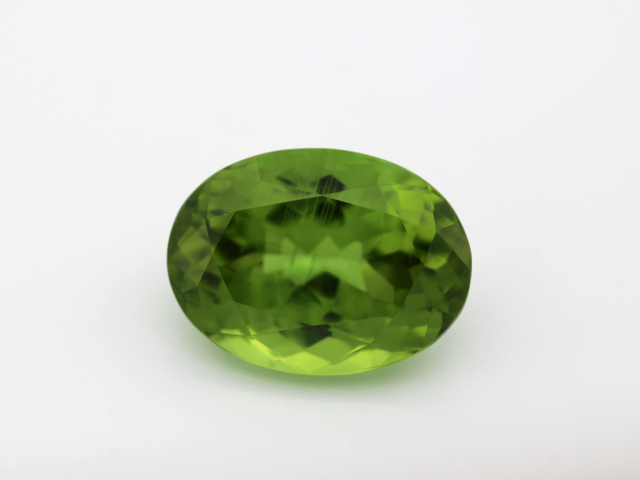 Peridot ovale 12.5x9.3mm...