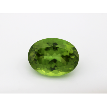 Peridot ovale 12.5x9.3mm 5.6cts