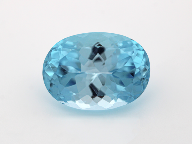 Topaze traitée "sky blue"...