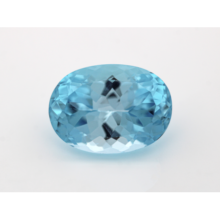 Topaze traitée "sky blue" ovale 18x13mm 16.70cts