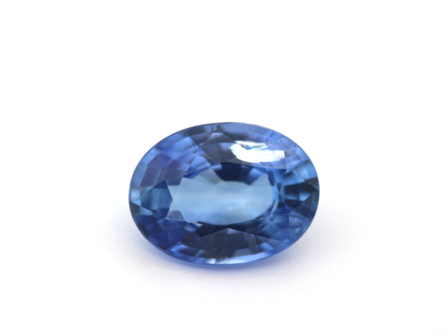 Saphir fin ovale 8x6mm 1.48cts