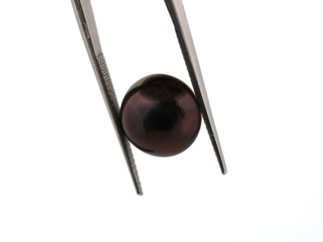 Perle Mabé teintée noir...