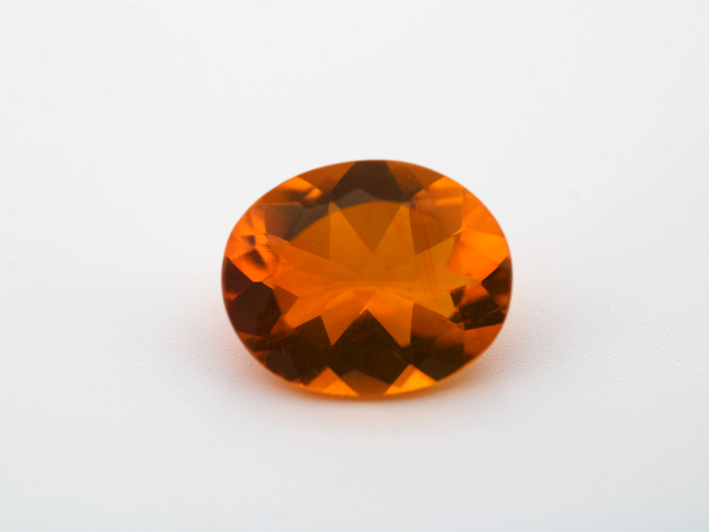 Opale de feu ovale 11.7x9.5mm 3.10cts