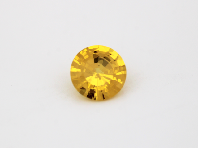 Saphir fin Jaune traitée...
