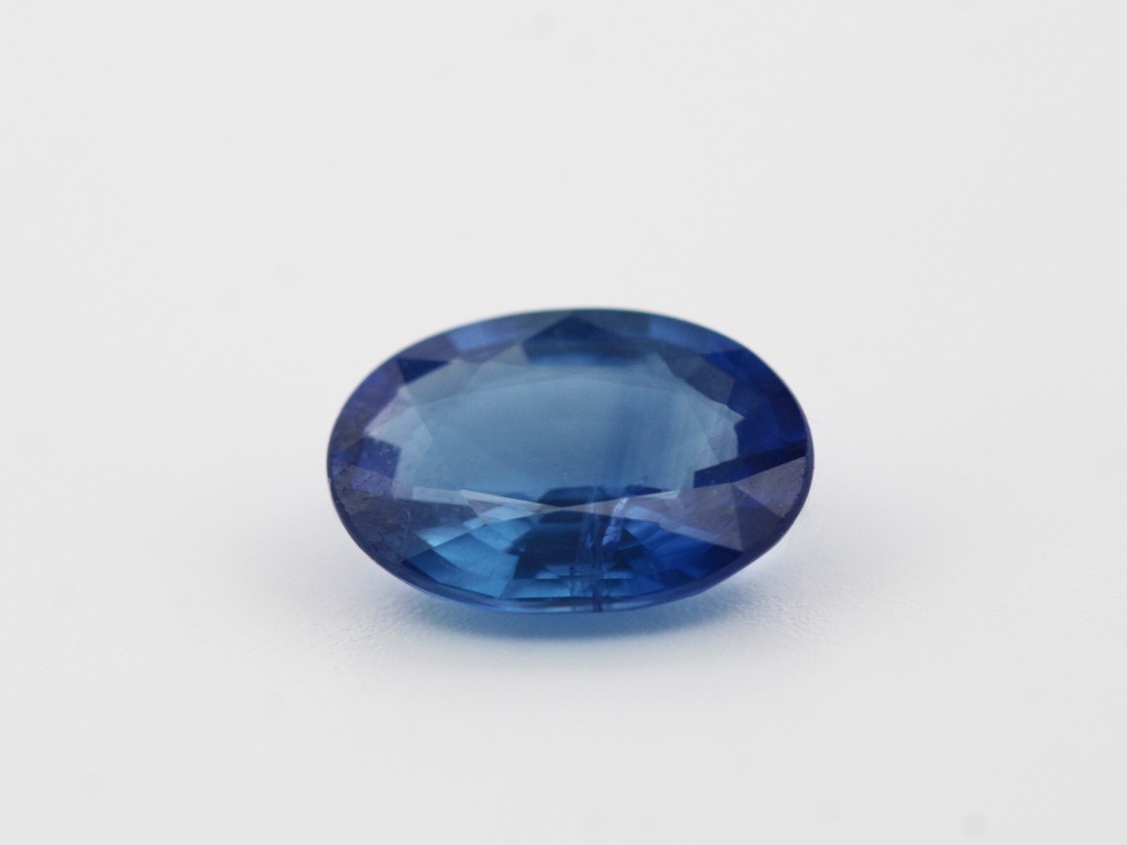 Saphir fin Ovale 7x5mm 0.80ct
