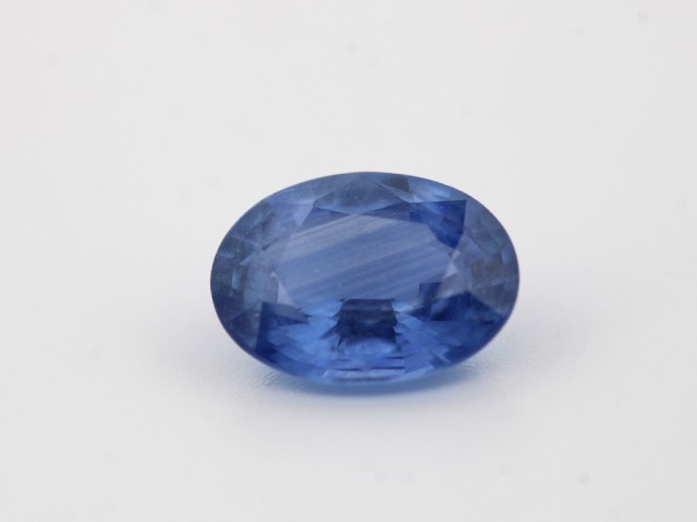 Saphir fin Ovale 7x5mm 0.98ct