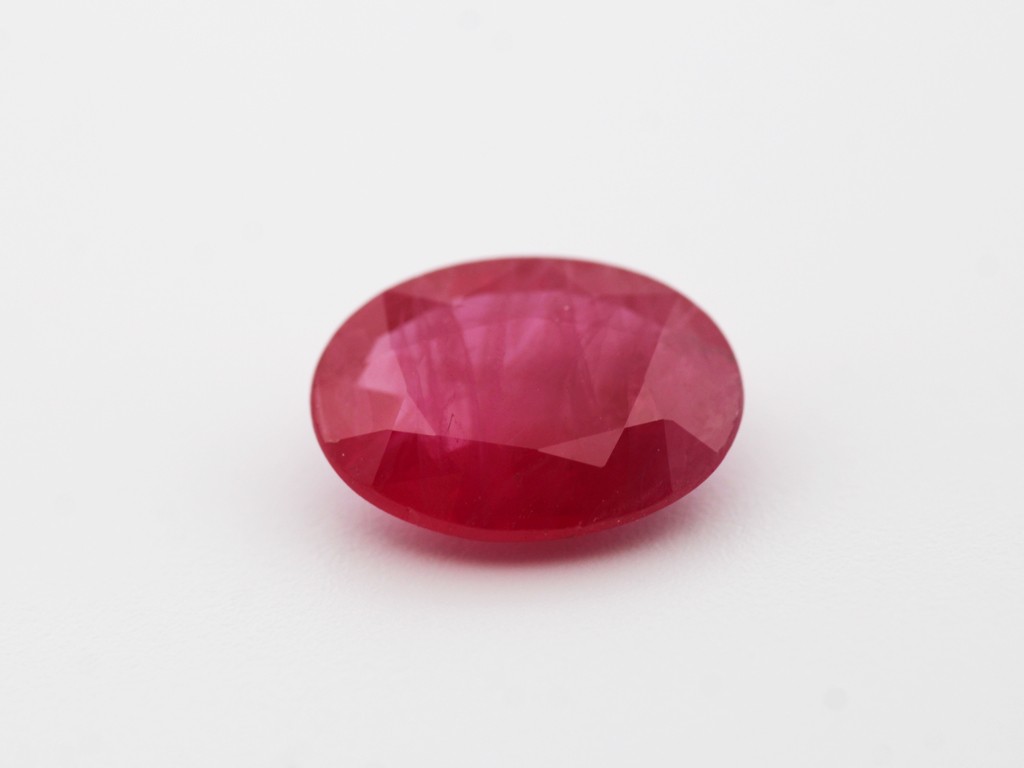 Rubis fin ovale 8x6mm 1.14ct